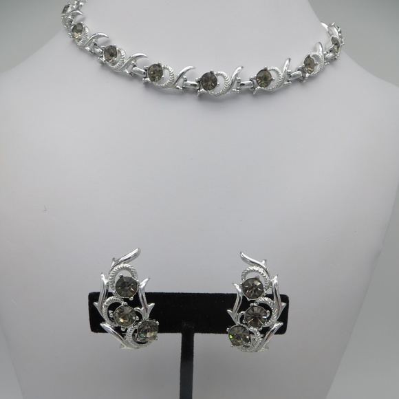 Vintage Sarah Coventry Necklace and Earring Set - Picture 8 of 8